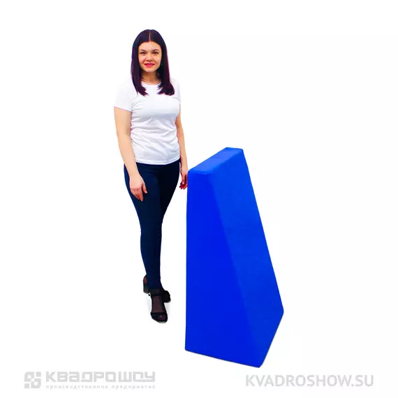 Мягкая трапеция синяя на белом фоне